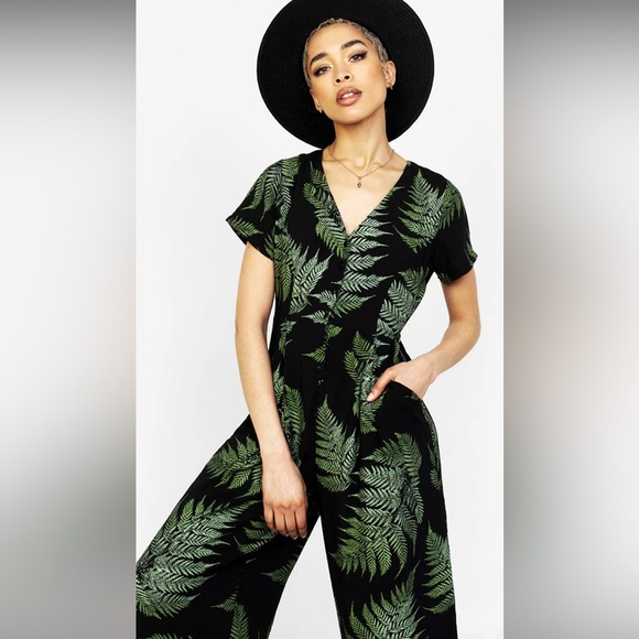 DISTURBIA Fern Relaxed Jumpsuit 🌿 - Picture 1 of 9